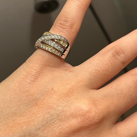 Stunning 925 Sterling Silver Two-Tone Crossover Ring – Size 5.5 - Picture 9 of 17
